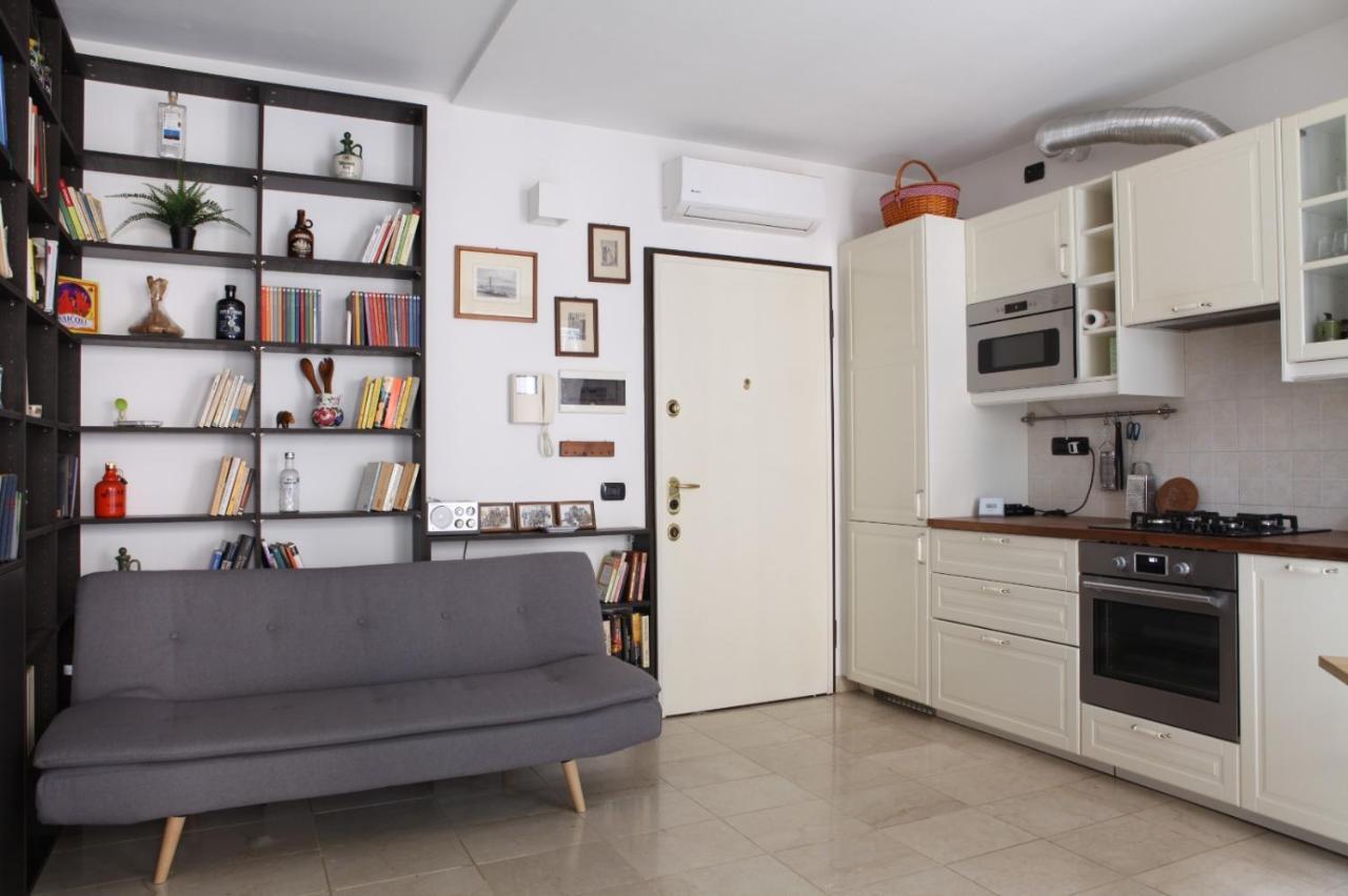Terrace Apartment Close To Metro Station มิลาน ภายนอก รูปภาพ
