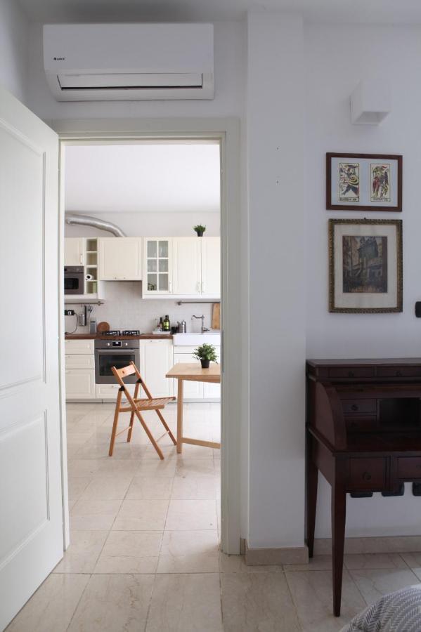 Terrace Apartment Close To Metro Station มิลาน ภายนอก รูปภาพ