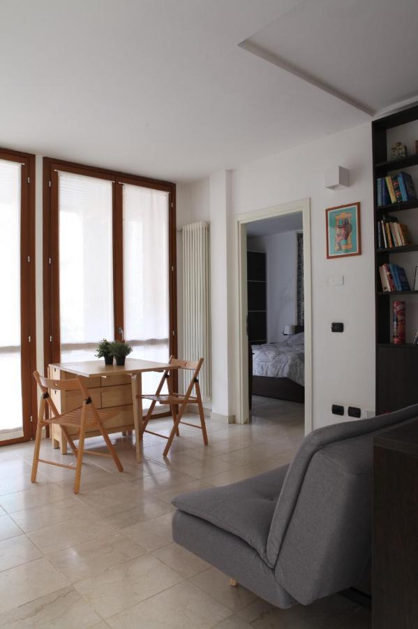 Terrace Apartment Close To Metro Station มิลาน ภายนอก รูปภาพ